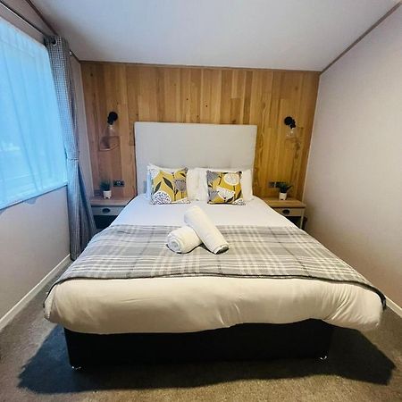 Copse View Lodge With Hot Tub يورك المظهر الخارجي الصورة