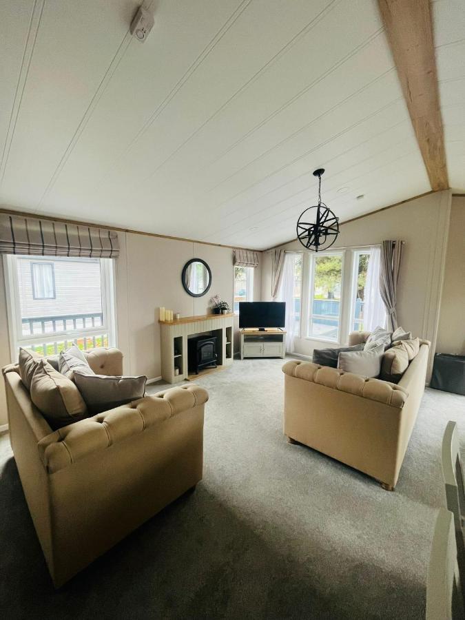 Copse View Lodge With Hot Tub يورك المظهر الخارجي الصورة