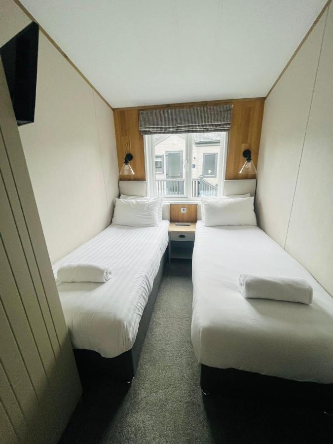 Copse View Lodge With Hot Tub يورك المظهر الخارجي الصورة